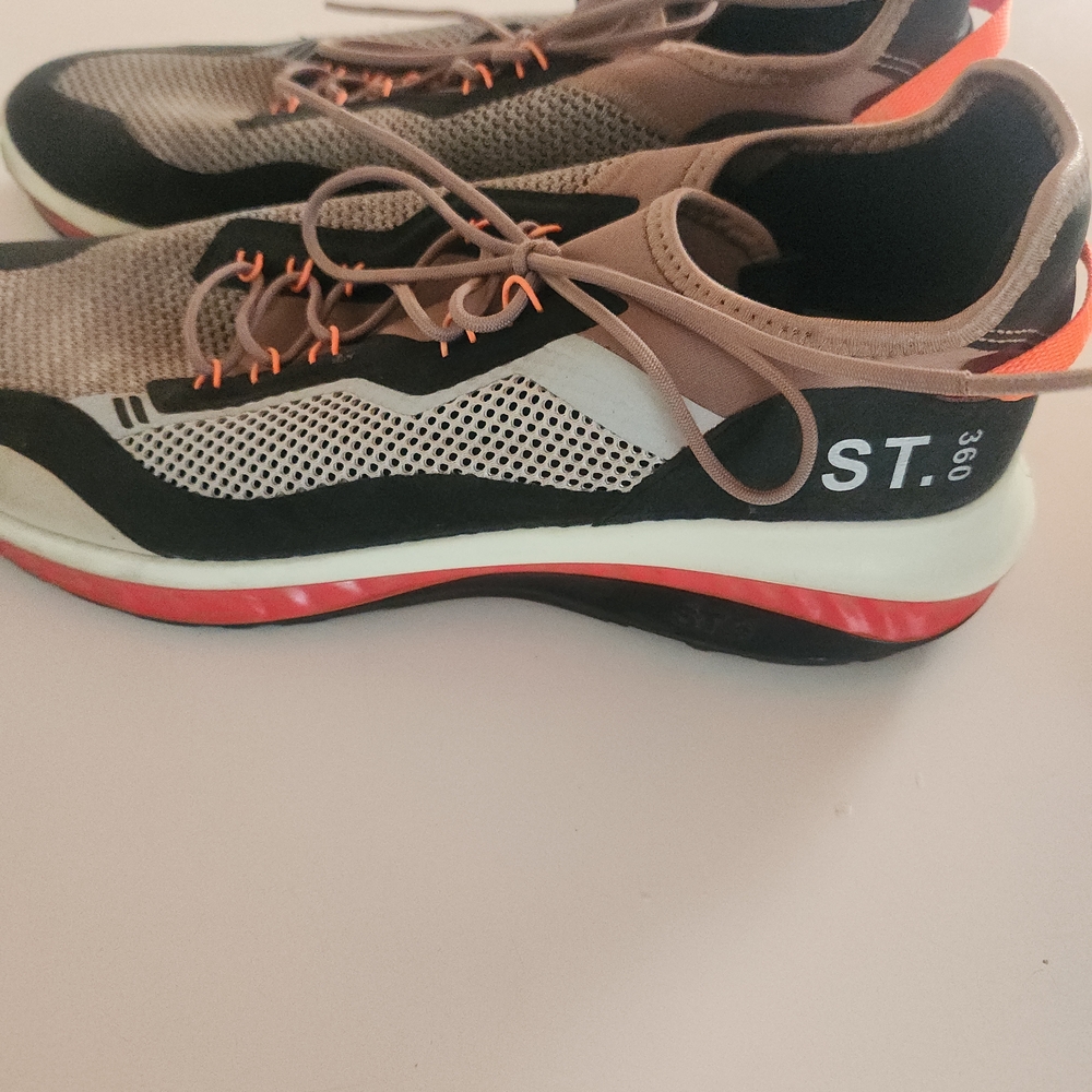 Ecco ST.360 Black and Red Sneakers